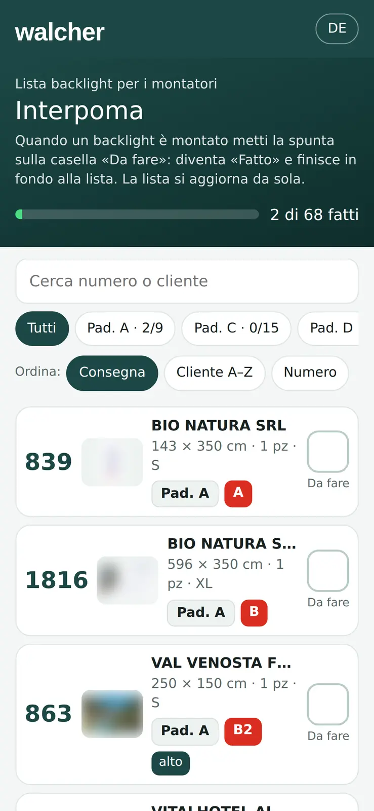 Liste für die Monteure am Smartphone mit Haken und Position